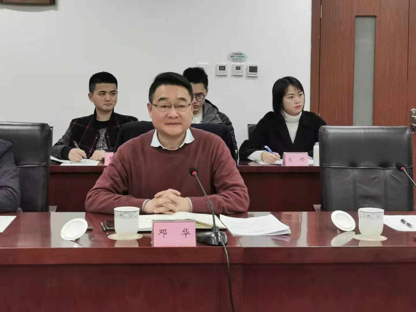 “省、市、縣三級聯(lián)動，多方齊力推動達(dá)州苧麻產(chǎn)業(yè)發(fā)展”。