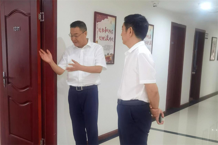 省供銷社黨組成員、機關(guān)黨委書記李先明帶隊檢查指導(dǎo)棉麻集團安全生產(chǎn)工作